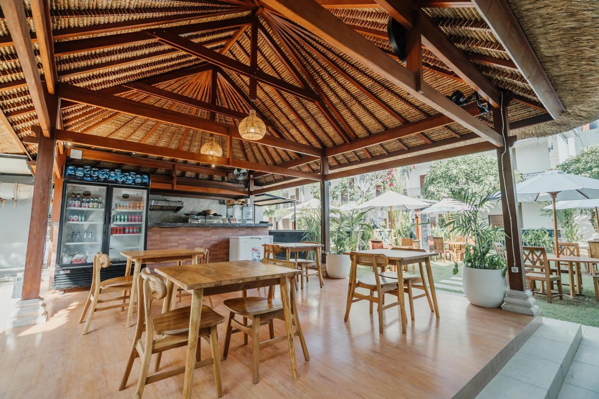 You Suite Seminyak Legian Exterior foto
